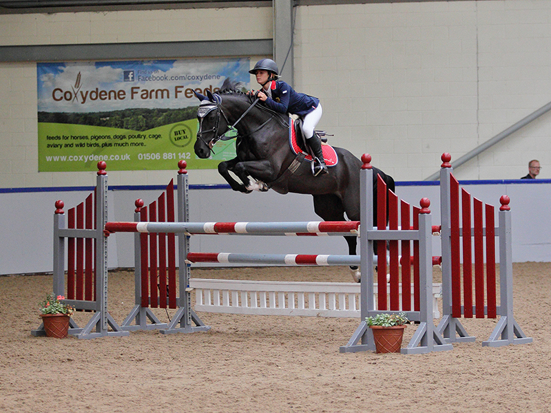 Pony showjumping at SNEC